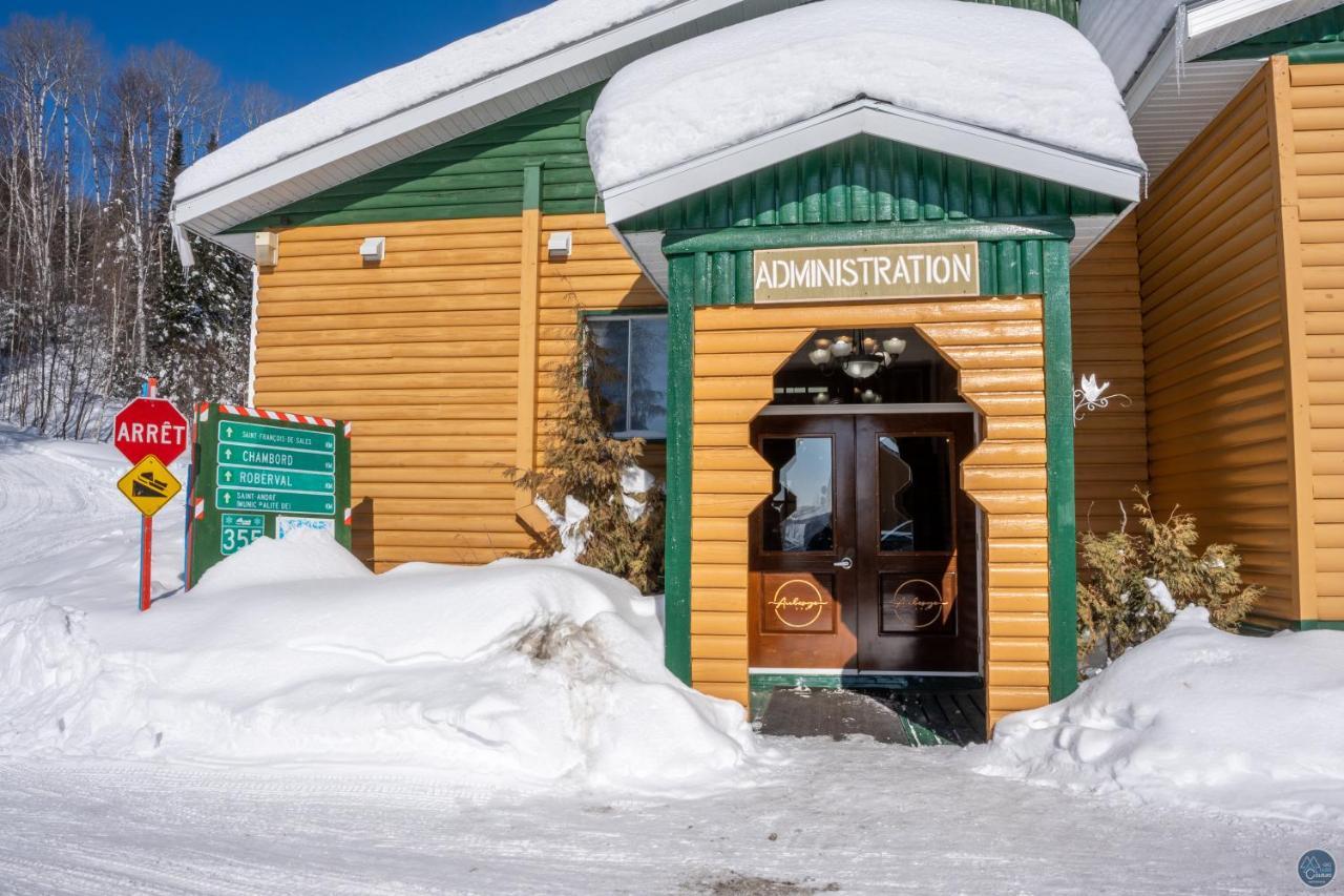 Auberge Eva Lac-Bouchette Exterior photo